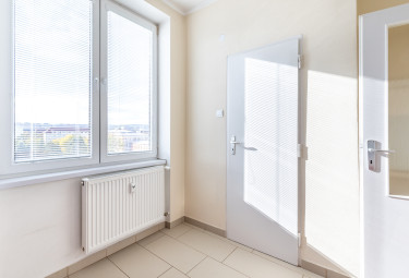 PREDANÝ parádny staromestský byt Komenského, GARÁŽ pod bytom v CENE